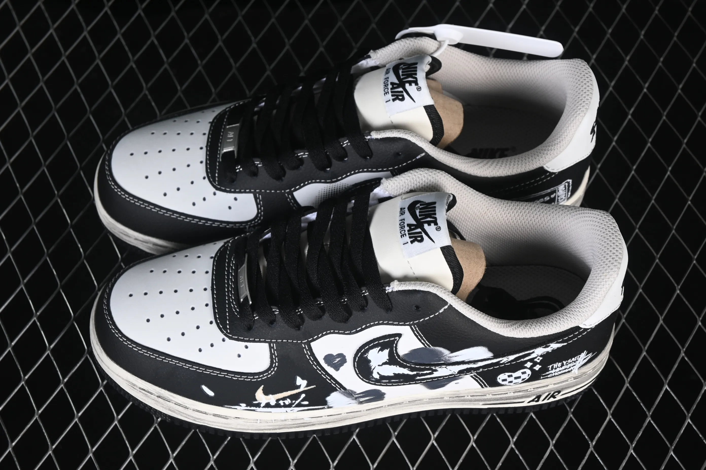 All categories Nk Air Force 1 Air Force series Nk Air Force 1 Low Air Force low-top Nike Air Force 1'07 Low "Graffiti Heartbeat" Hand-painted graffiti Graffiti heartbeat Air Force 1 low-top casual sneakers DB3301-808